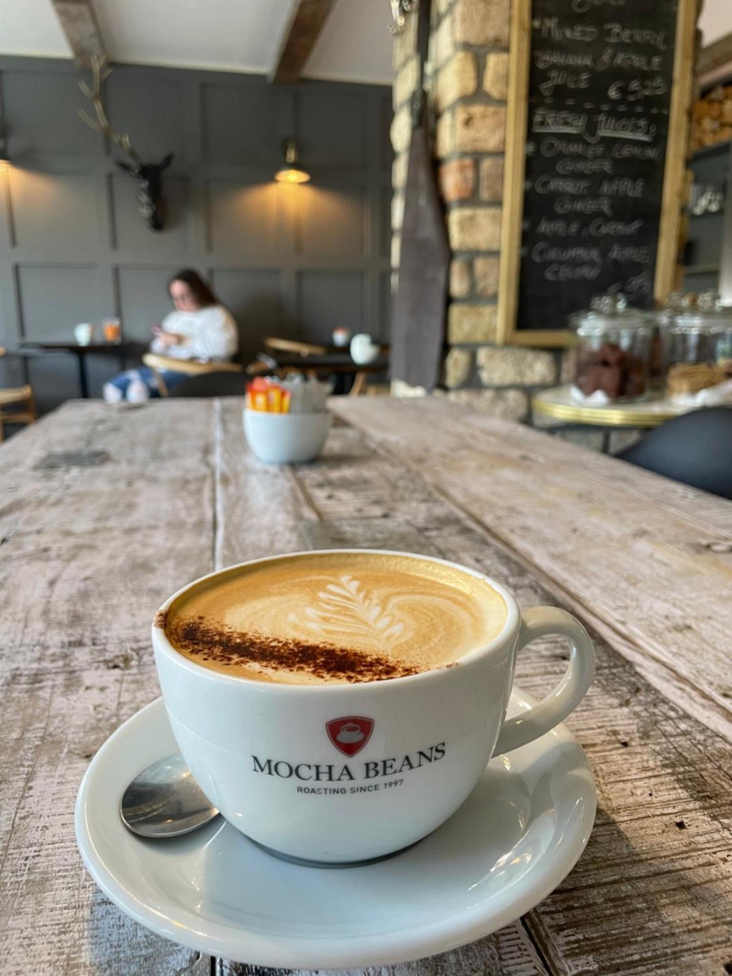 Mocha Newcastle Bed & Breakfast Голуей Екстериор снимка